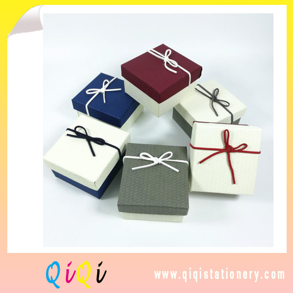 Cardboard gift decoration packing box paper gift box with rope in the lid